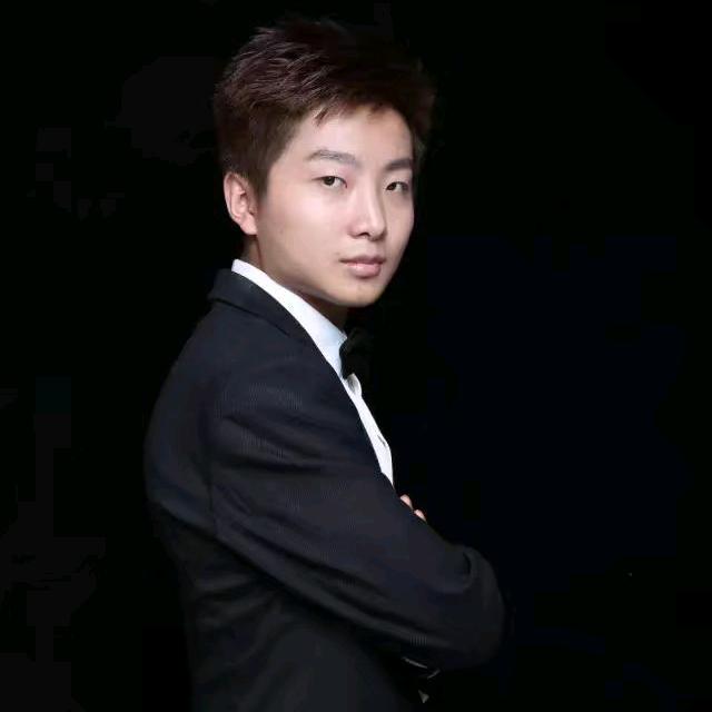 发彩形象设计收长头发