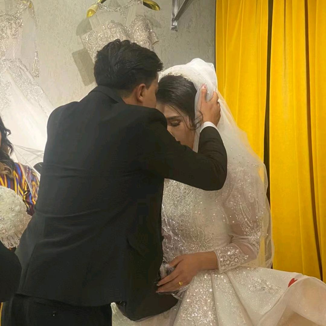 👩‍❤️‍👨