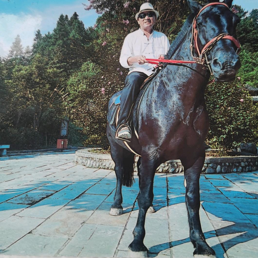 钊览天下，行万里路，读万卷书，纪录生活