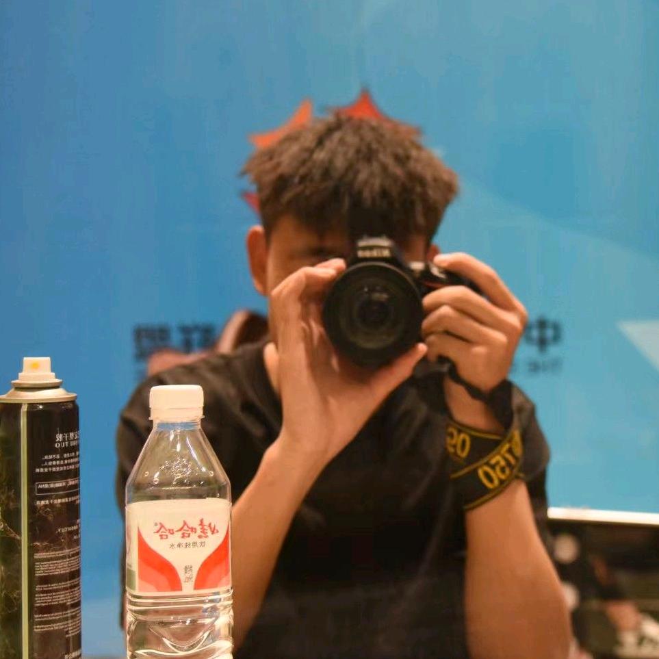 Zach 📷
