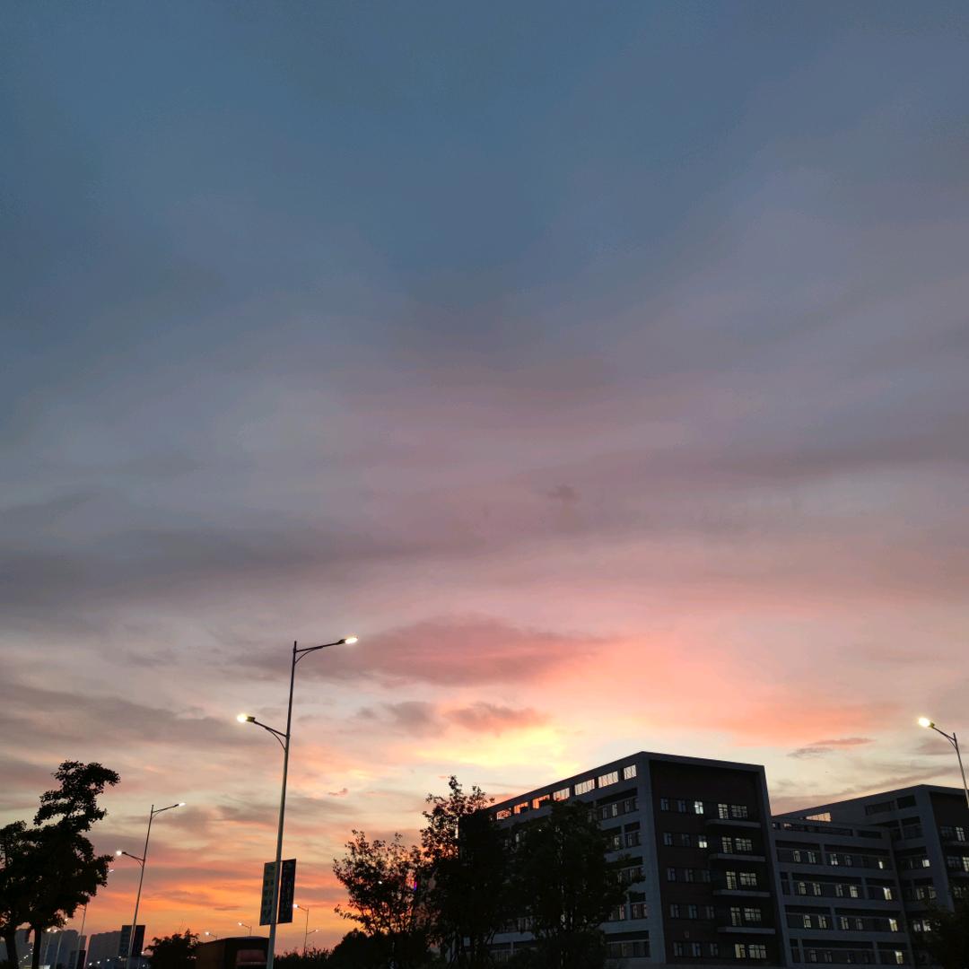 清欢❁⃘𖤣𖥧*ﾟ.