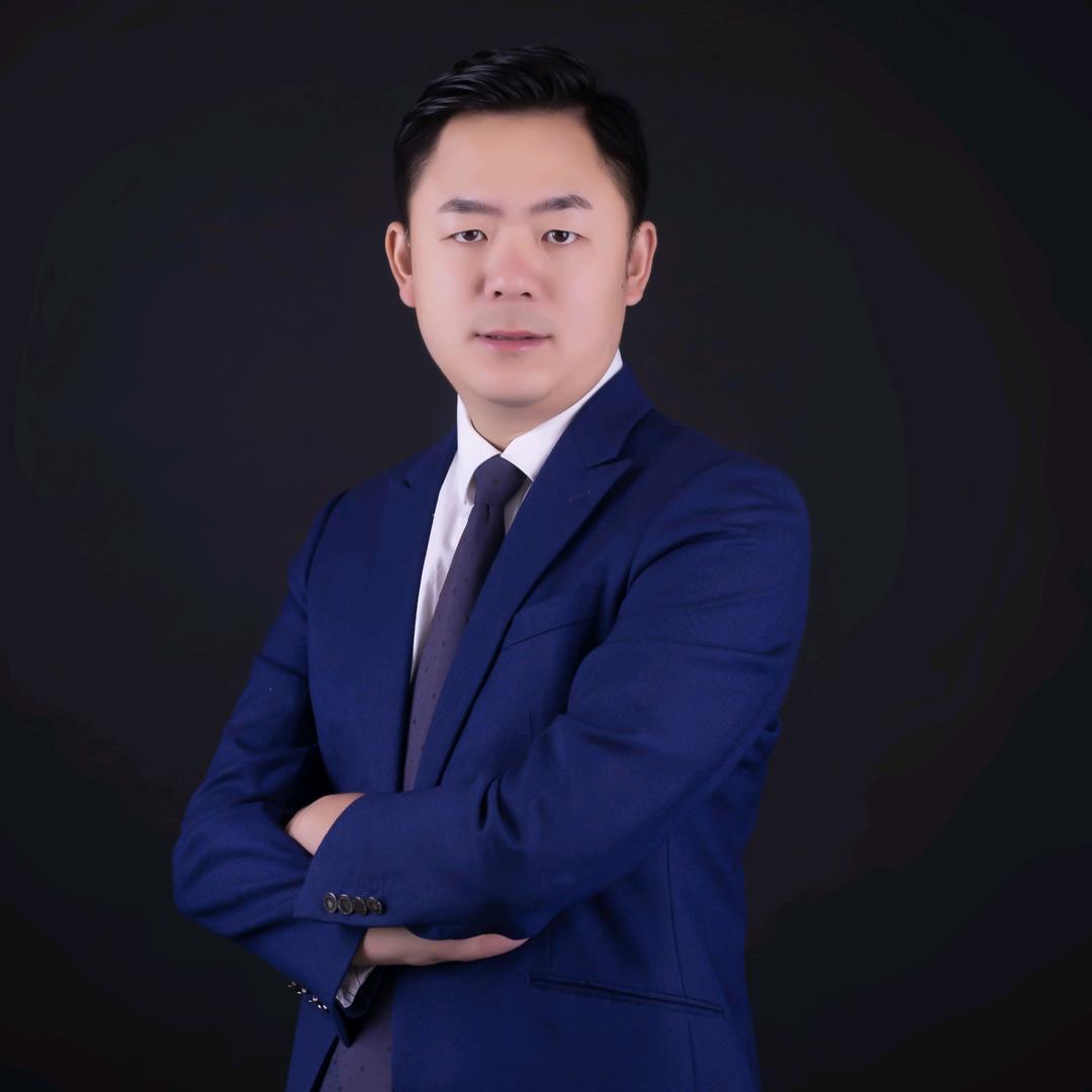 储锦华律师