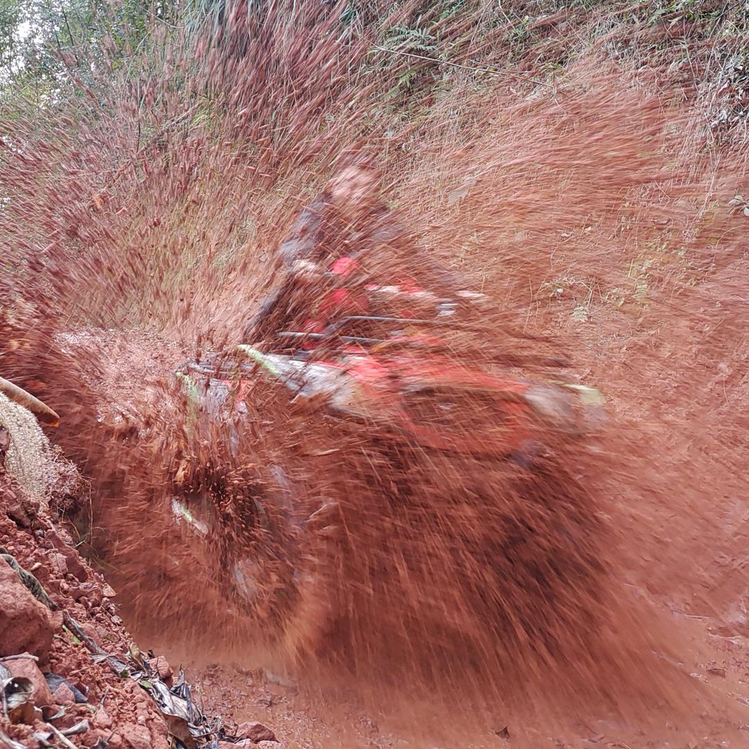 乐山市市中区青云摩托车俱乐部