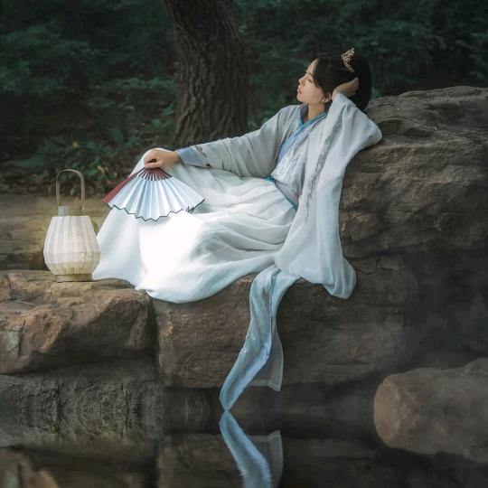 言念君子，温其如玉