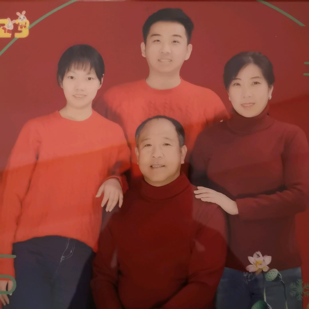 鲜桃岳
