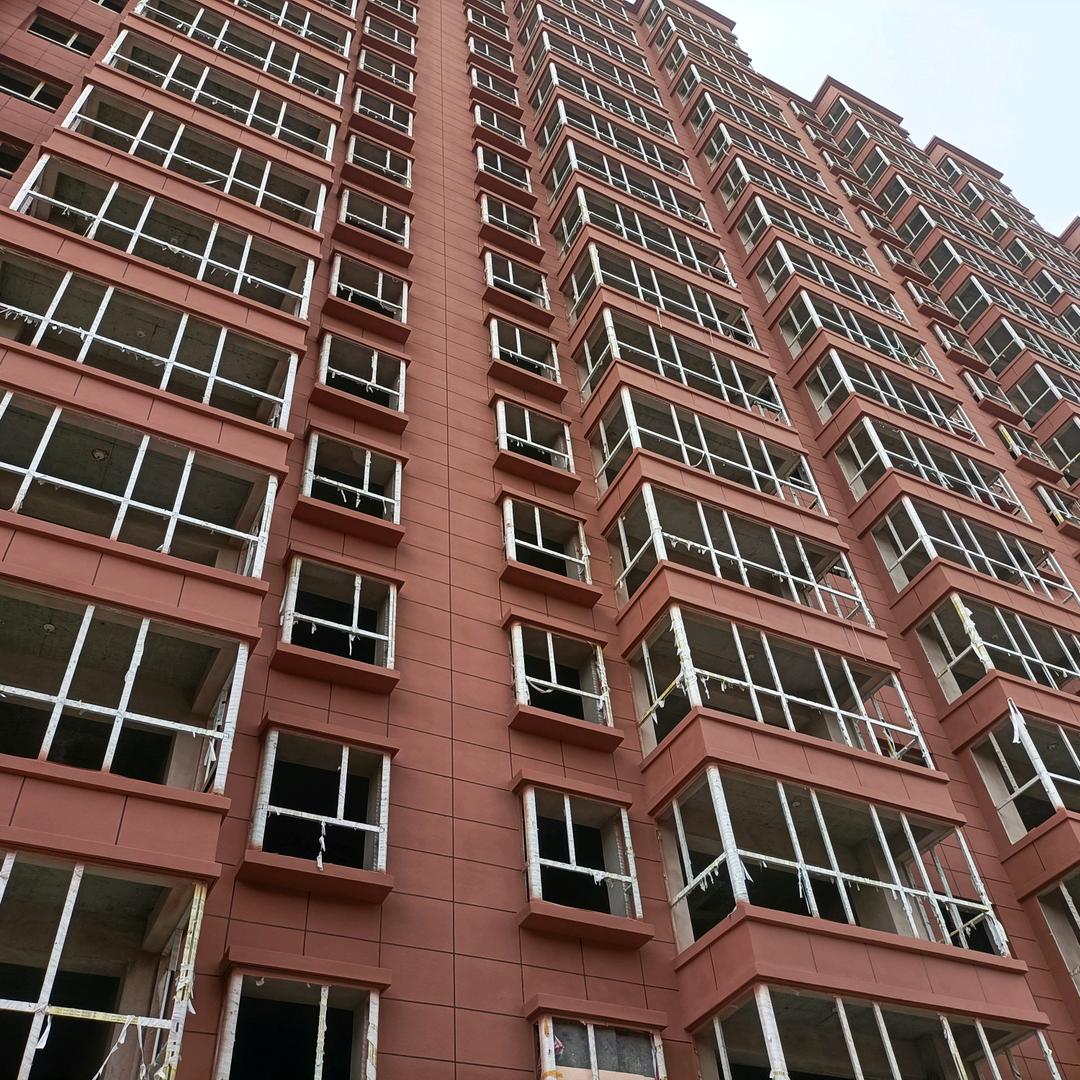 小伙本姓王……