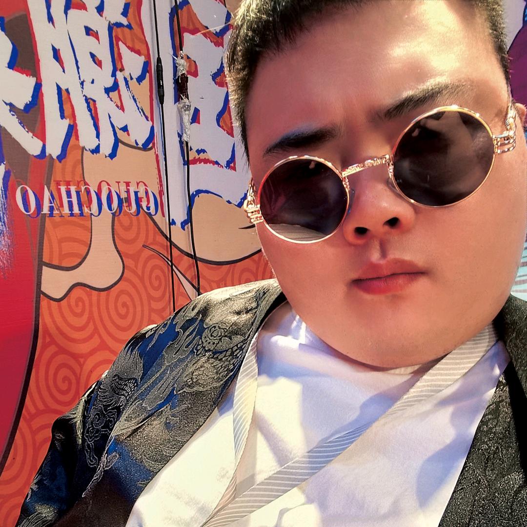 🌈爱蹦迪的小阿光🌈