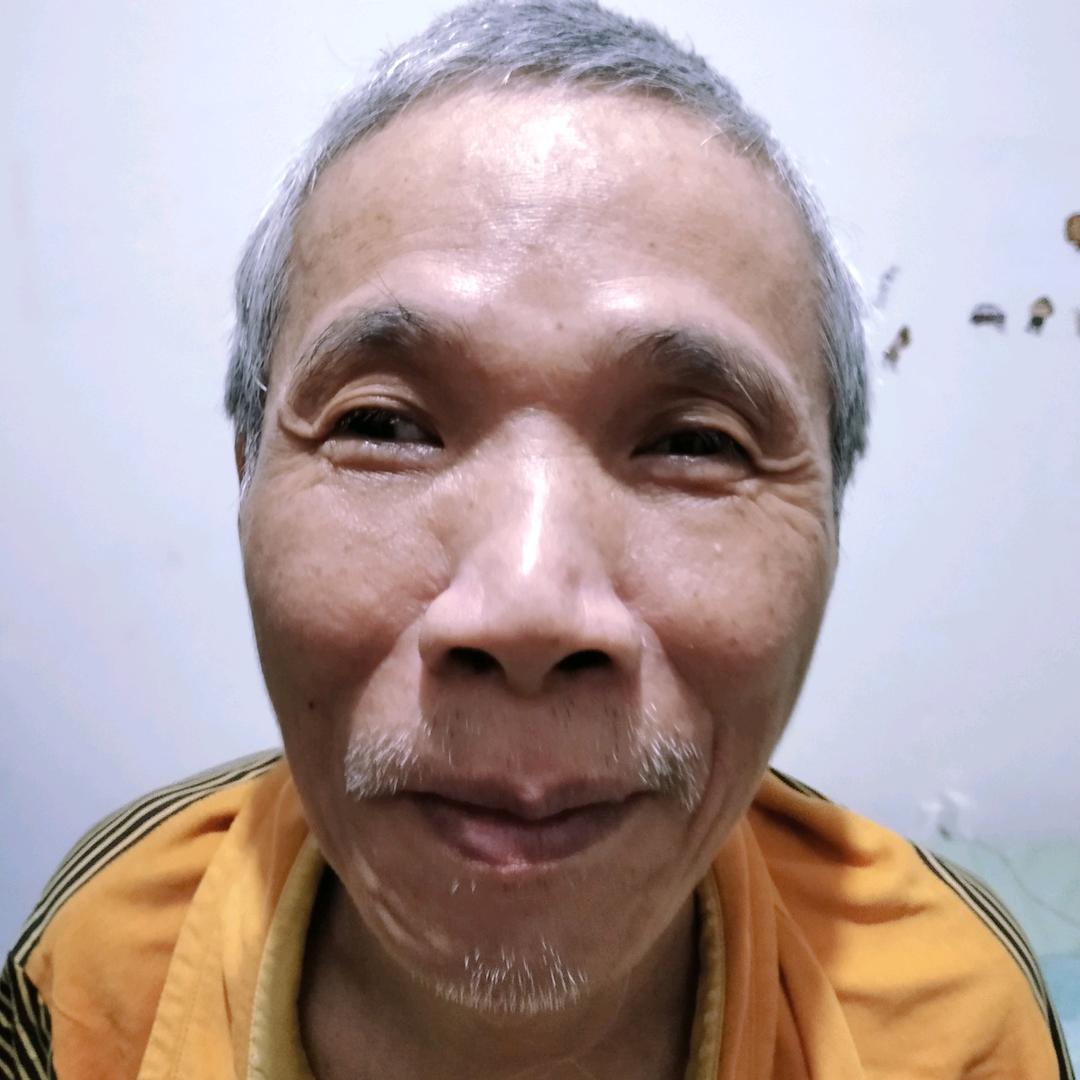 热爱中医的盲老伯