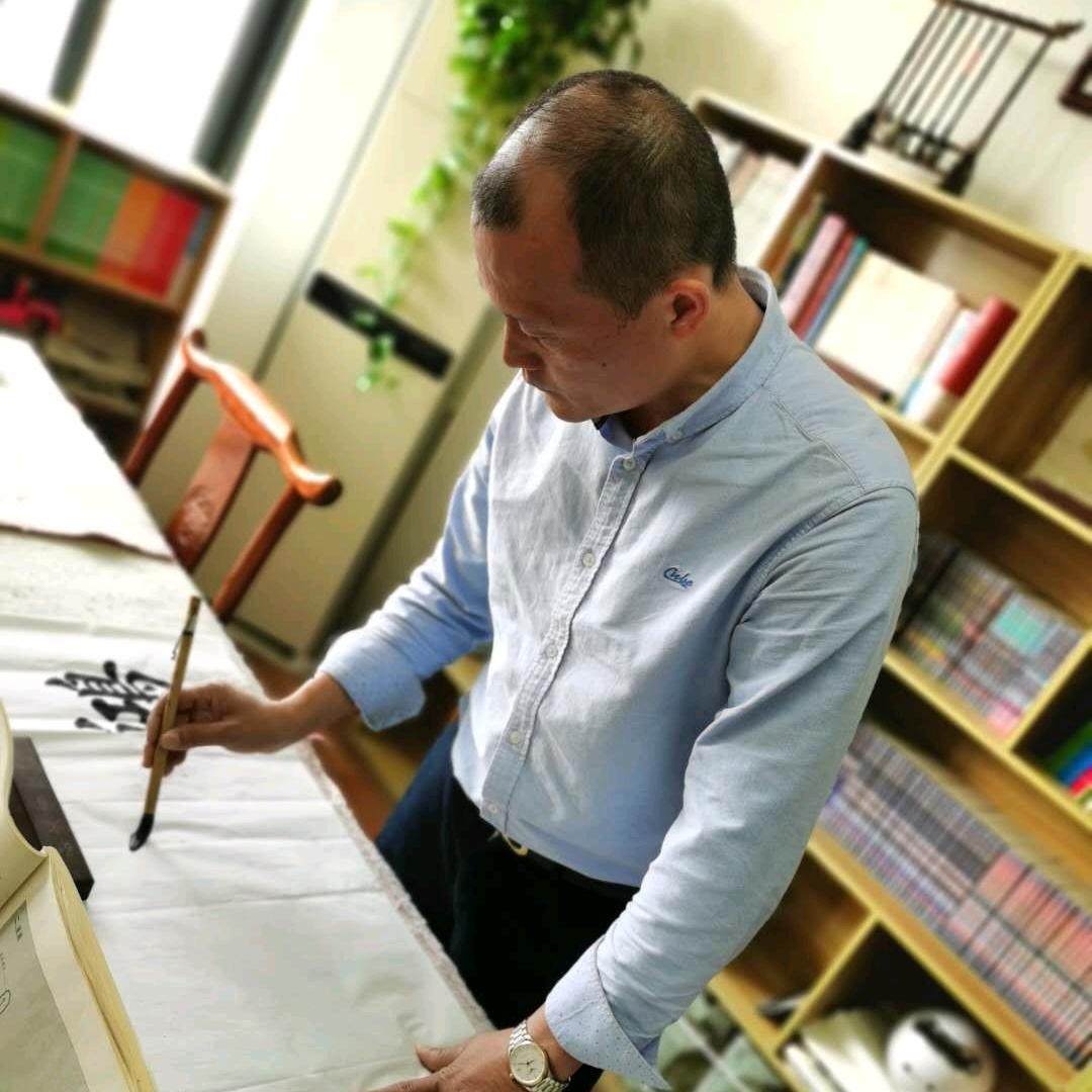 不在双黄线
