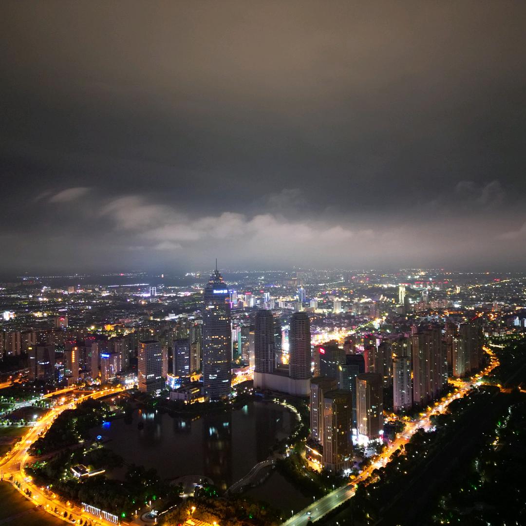 中东小灰哥