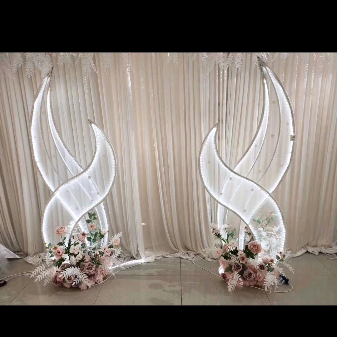 卫东爱唱歌，晚，8.30播