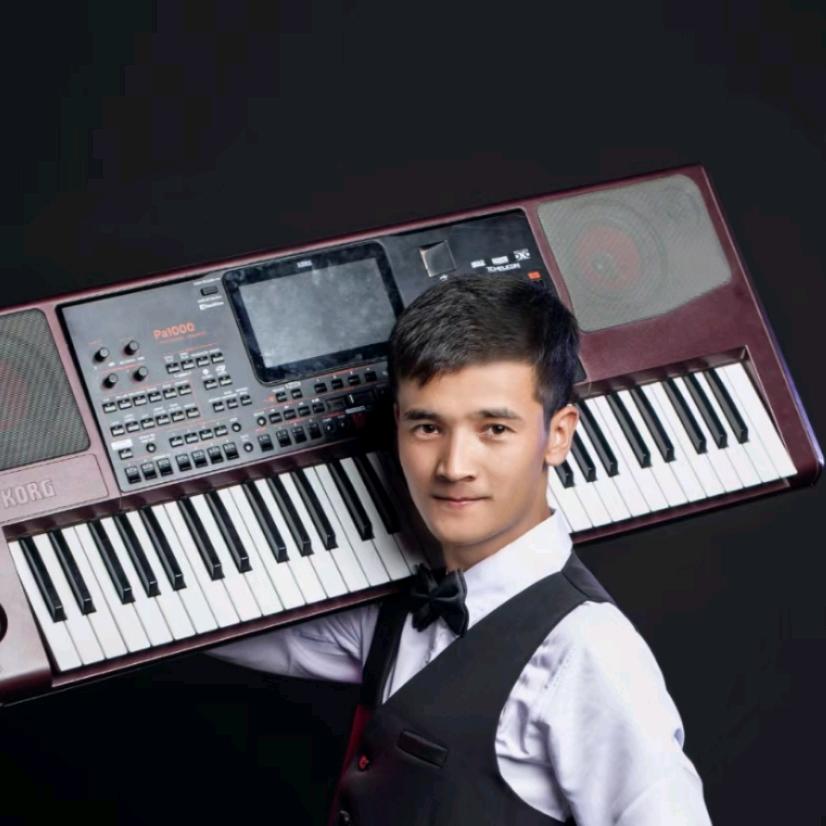 阿布力克木 🎹🎤🎵📷
