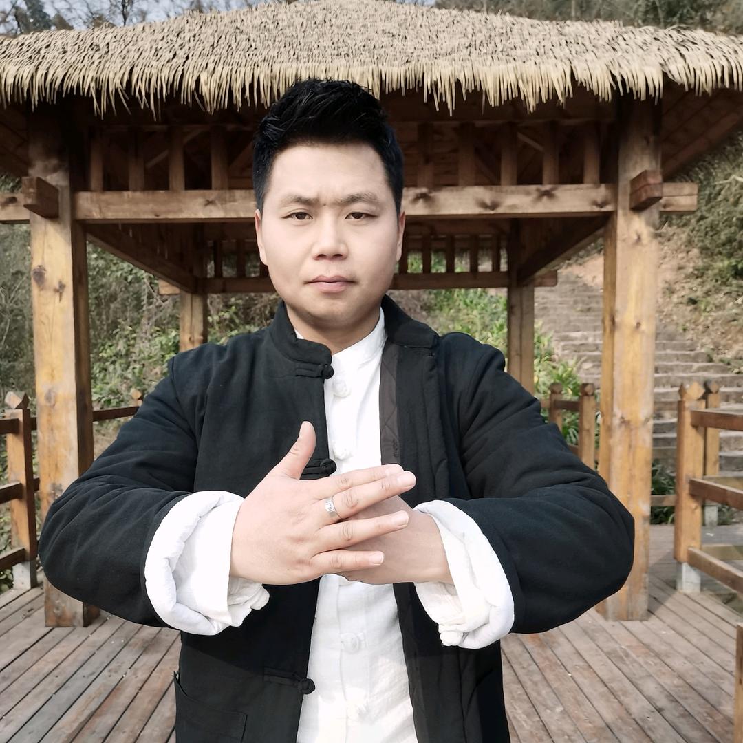 青城山下冯昱润（一个道系青年）