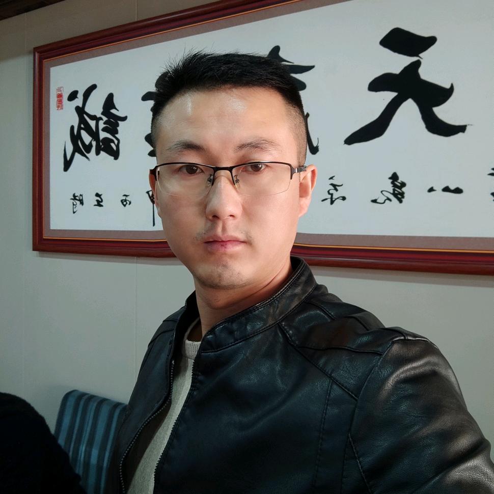 李龙