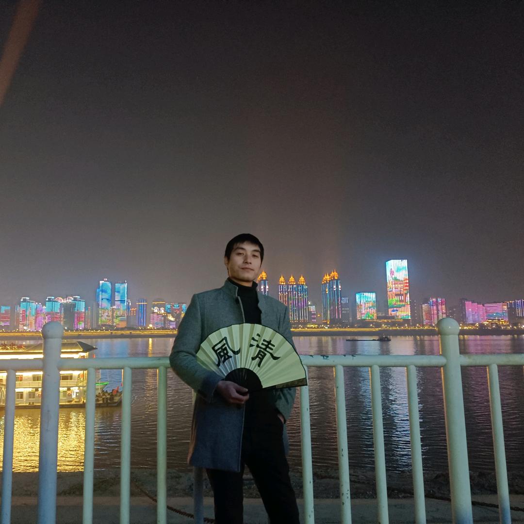 强哥，专注厨房电器10年汪强