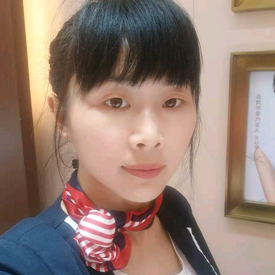 爱恋珠宝李玲