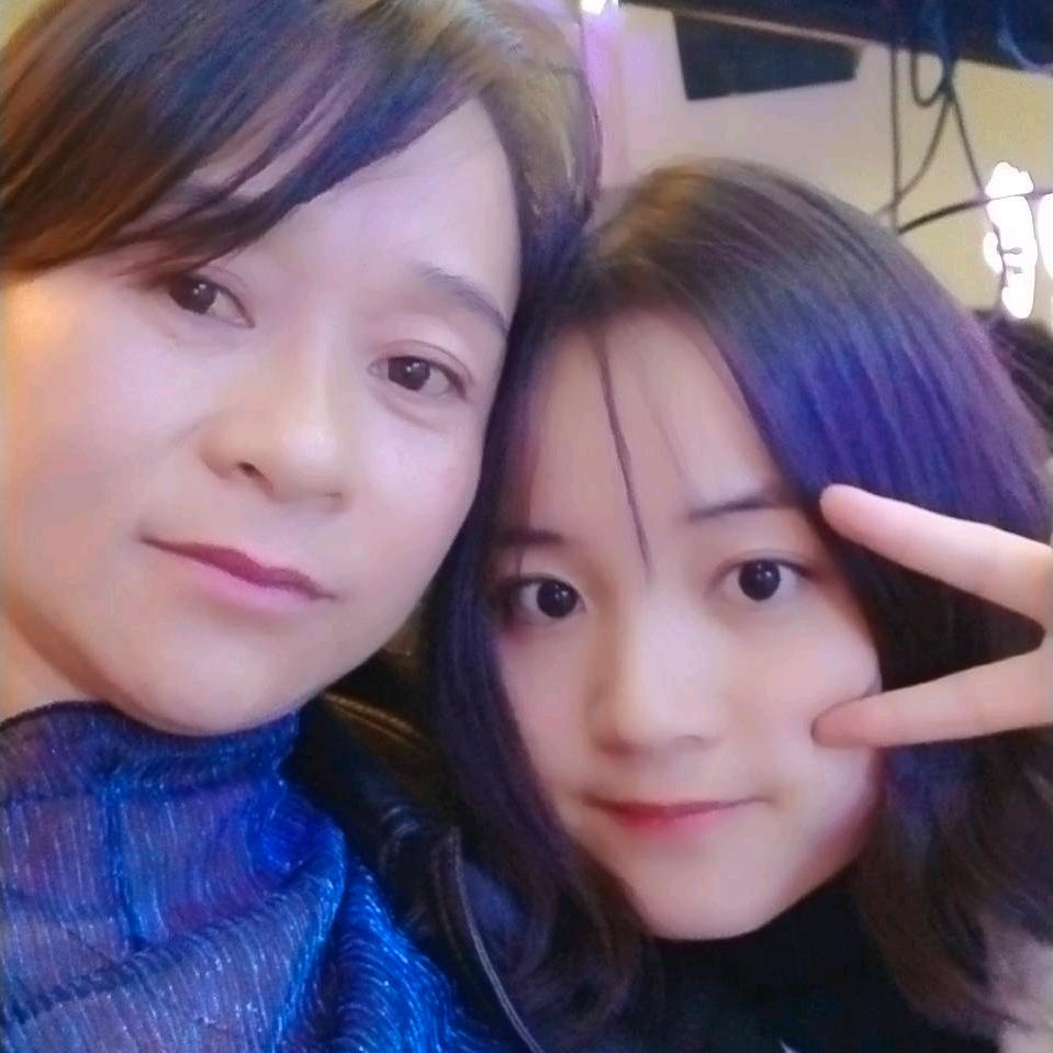 英，，，