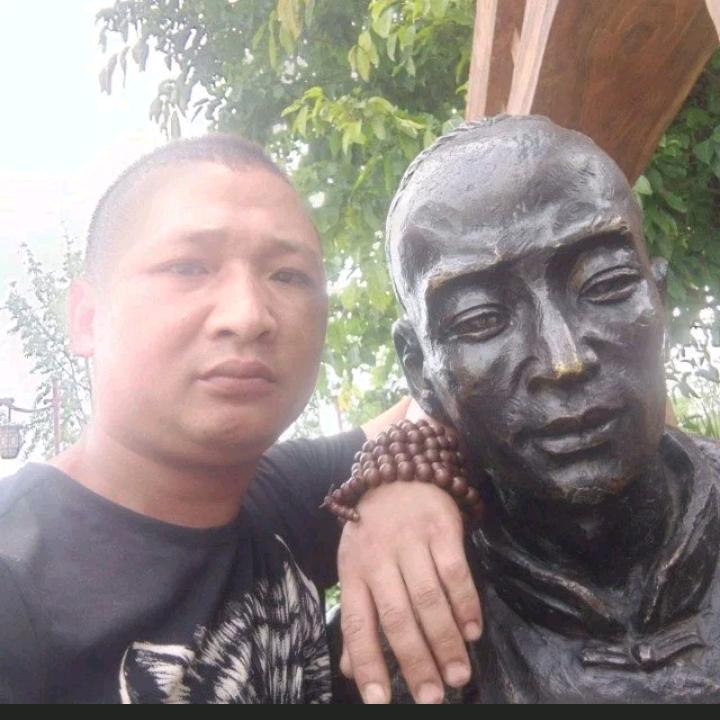 回收废品的阿哥！！