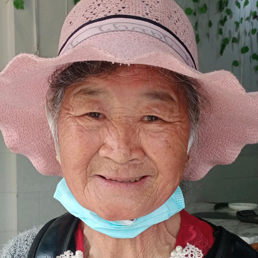松鹤村三姐