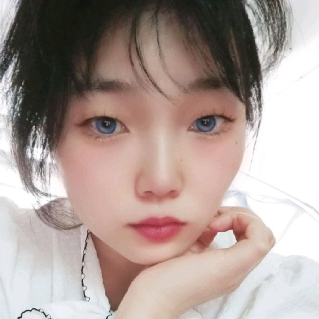 新年纳余庆女士
