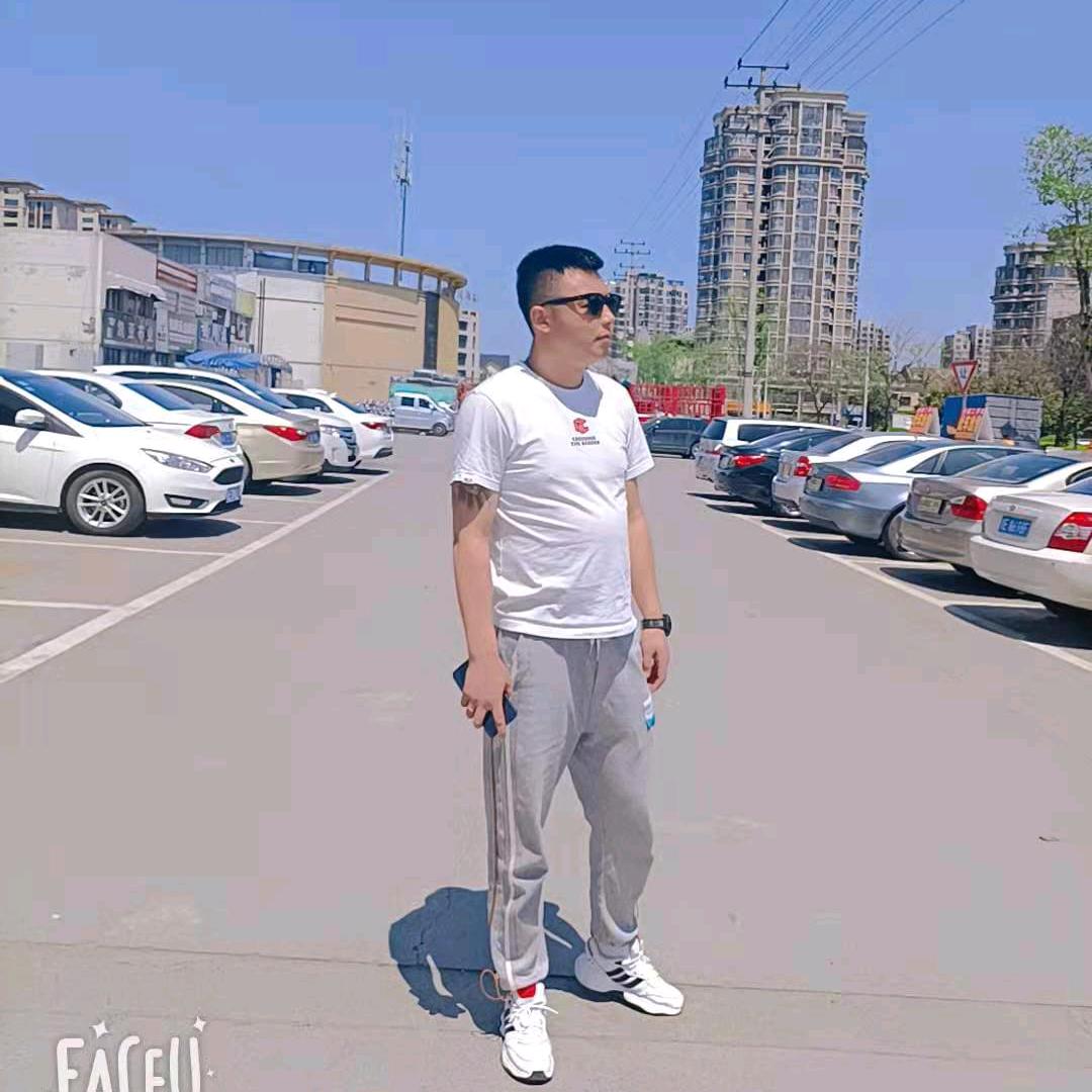 安吉小富二手车