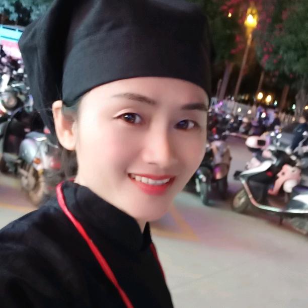 辉城服饰