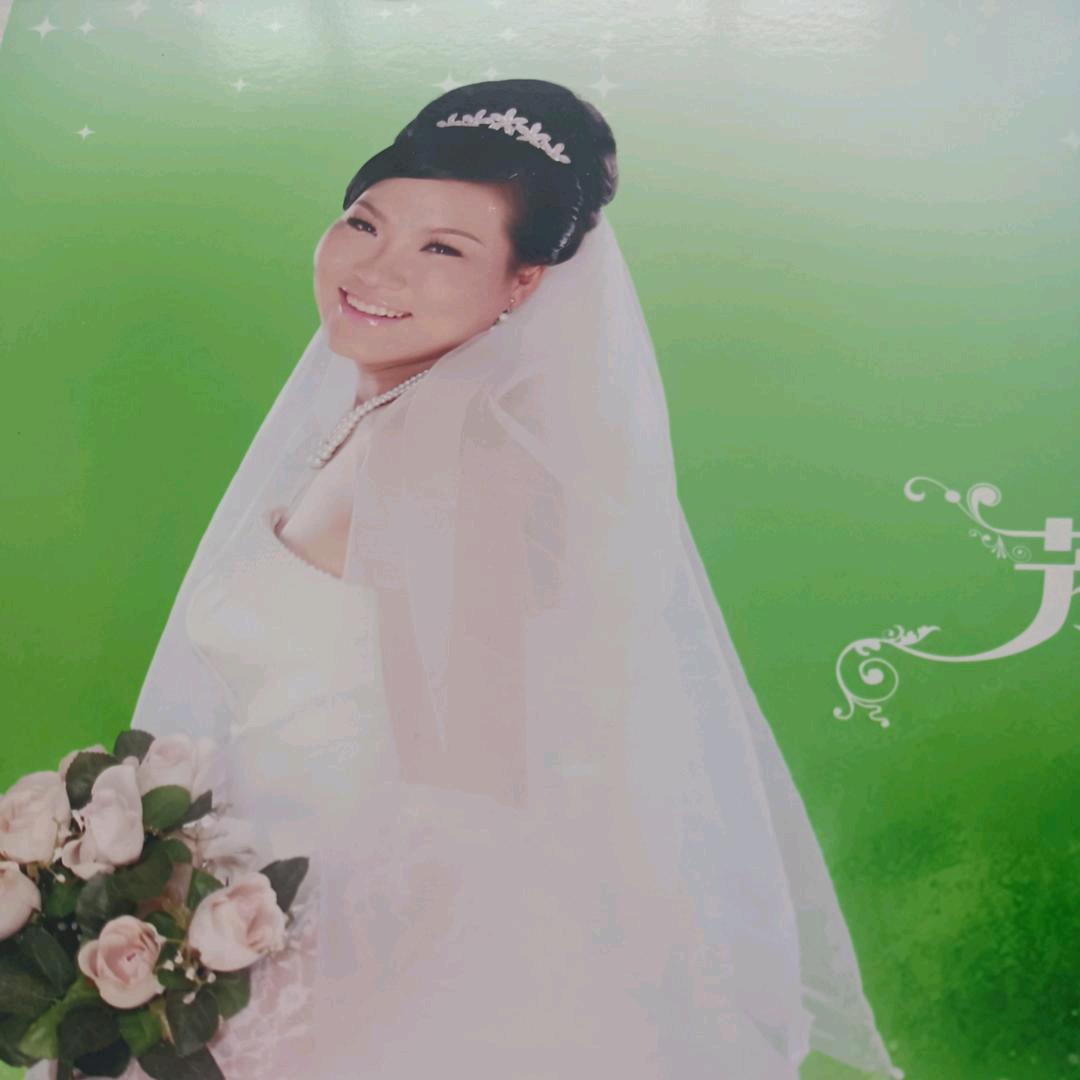 鑫鑫圣洁实木家具
