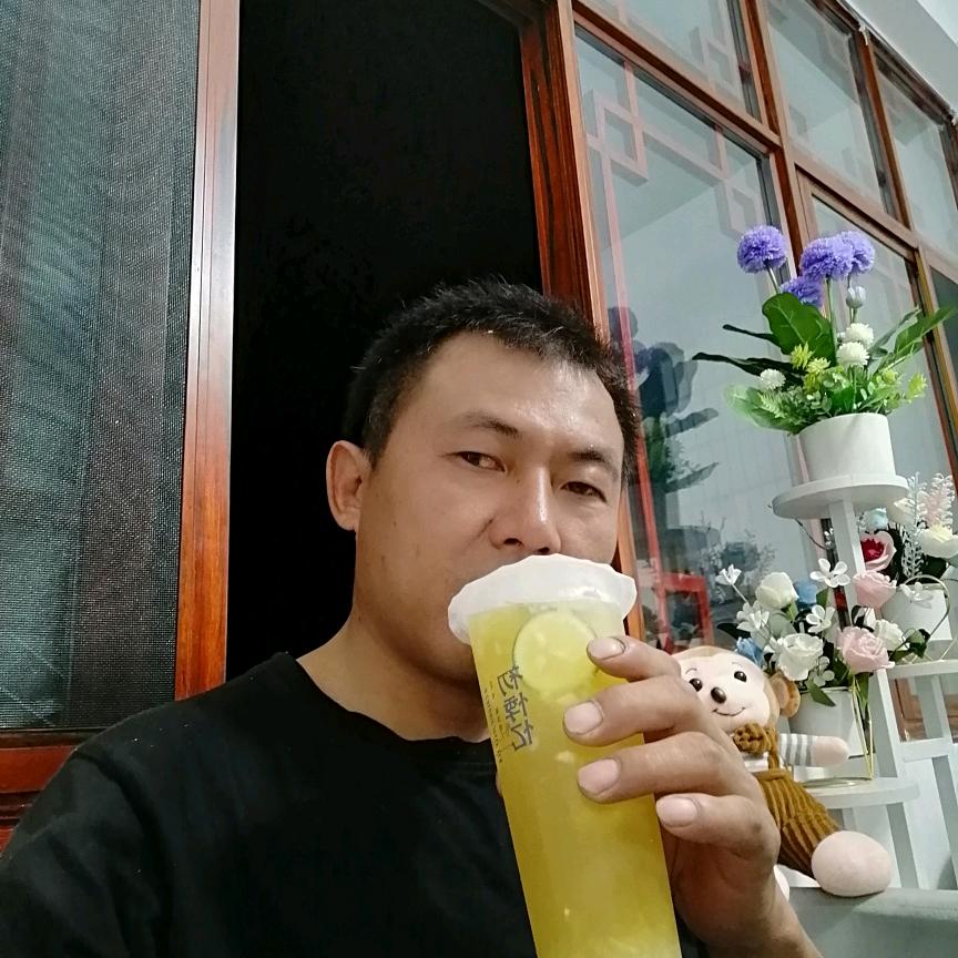 天涯无方草，单恋一枝花