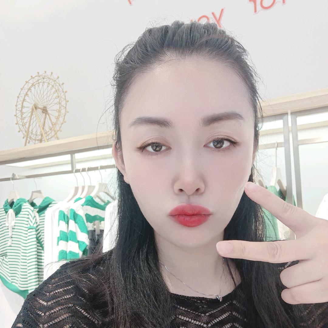 她之蝶女装运营香香