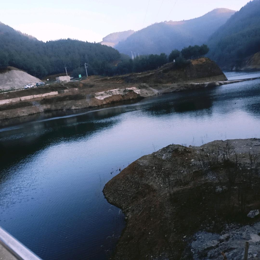 需要擦一擦才会亮的小皮鞋