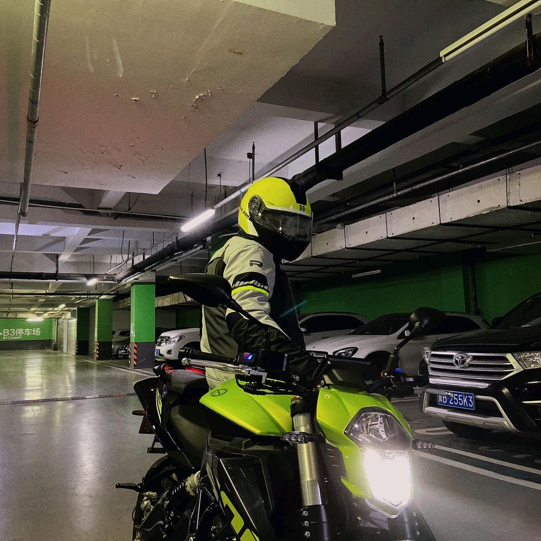 骑着蜗牛追飞机