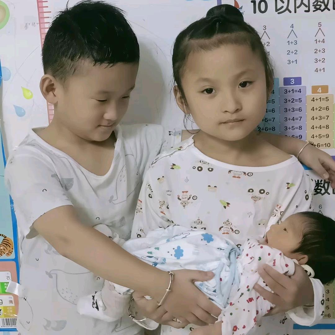 吉祥三宝.金满.金善.金妍.麻麻