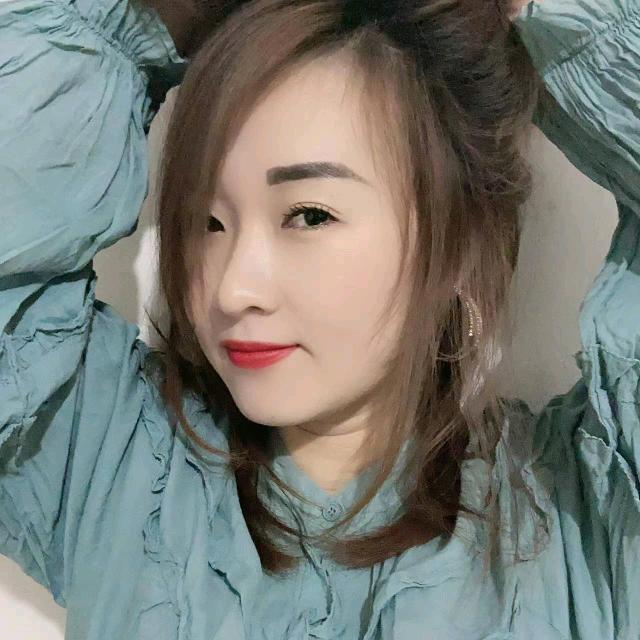 莉莉吖