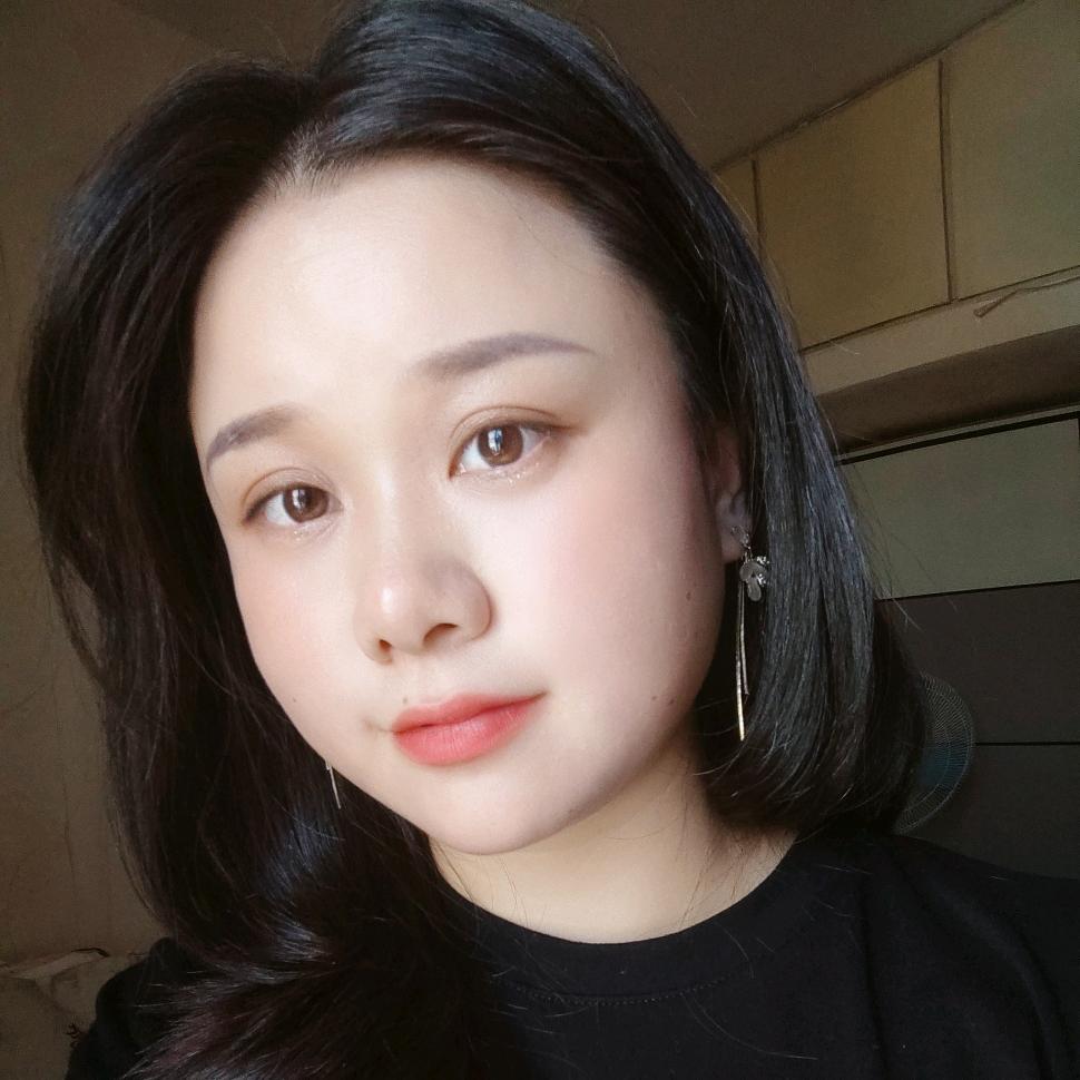 在界首搓指甲的凤凤 盼盼工作室