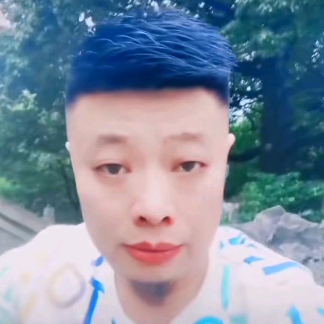 馬行山水间