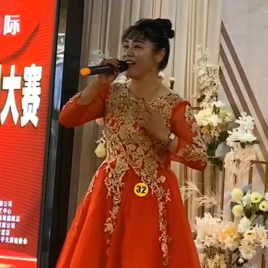 群姐爱唱歌