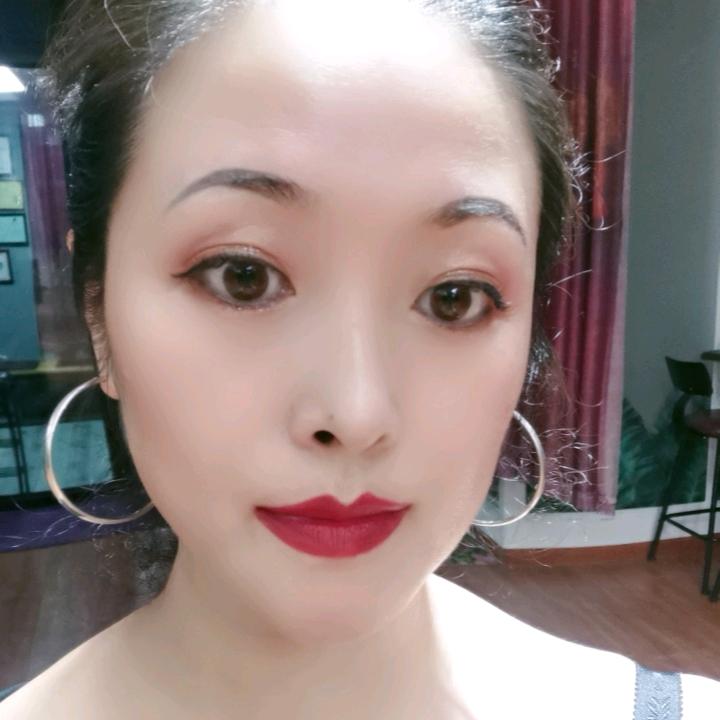 李丽东方舞.