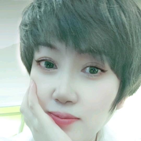 佳人小谢-美白牙齿