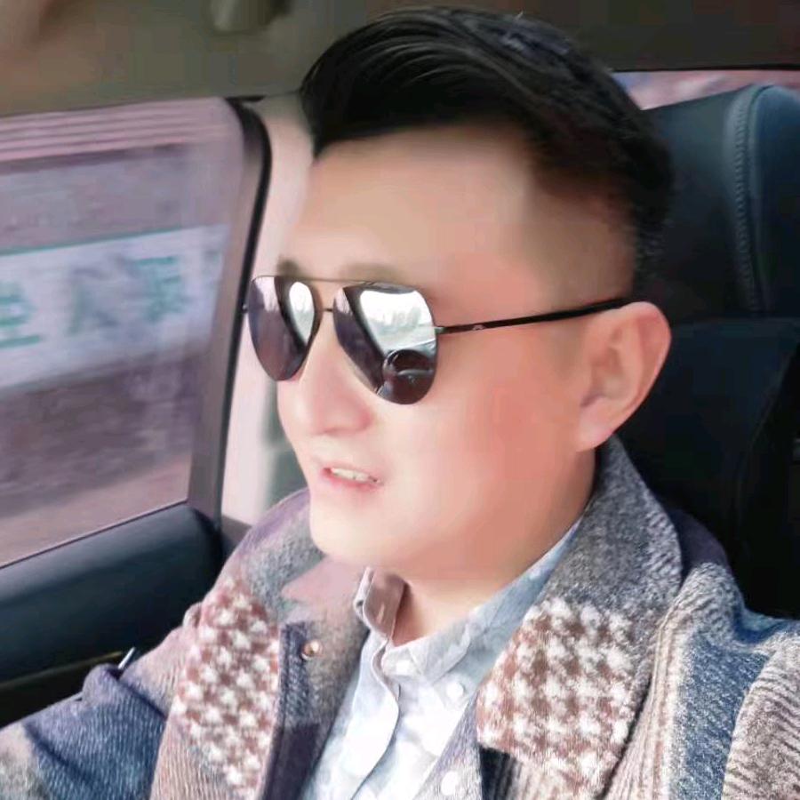 哥*^O^*不帅但有点坏