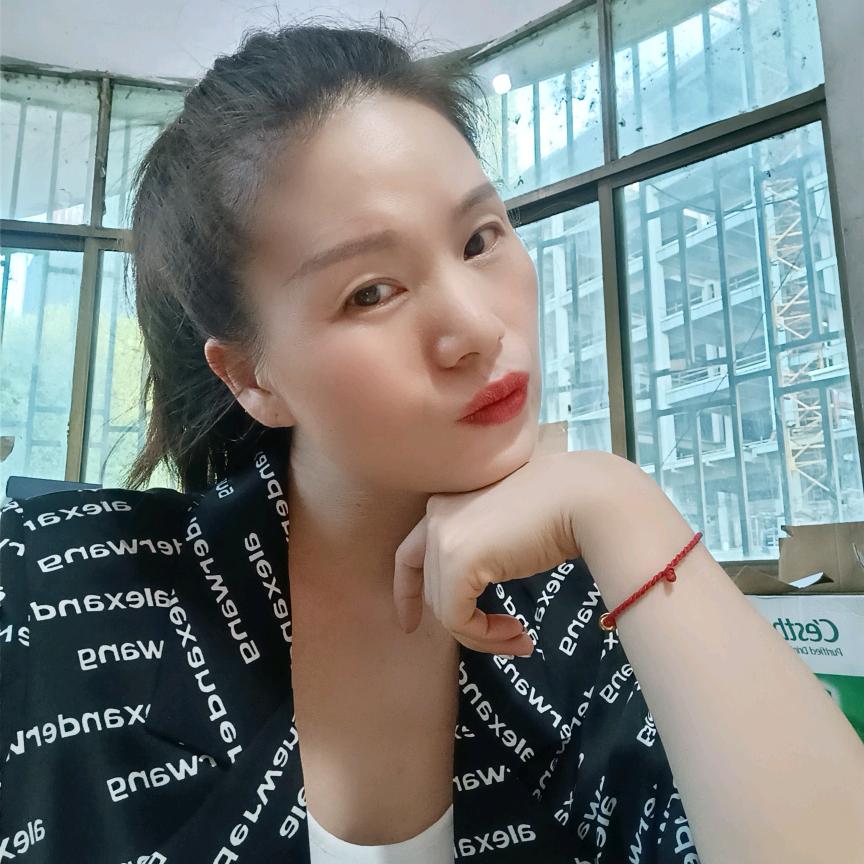 爱做梦的妮儿