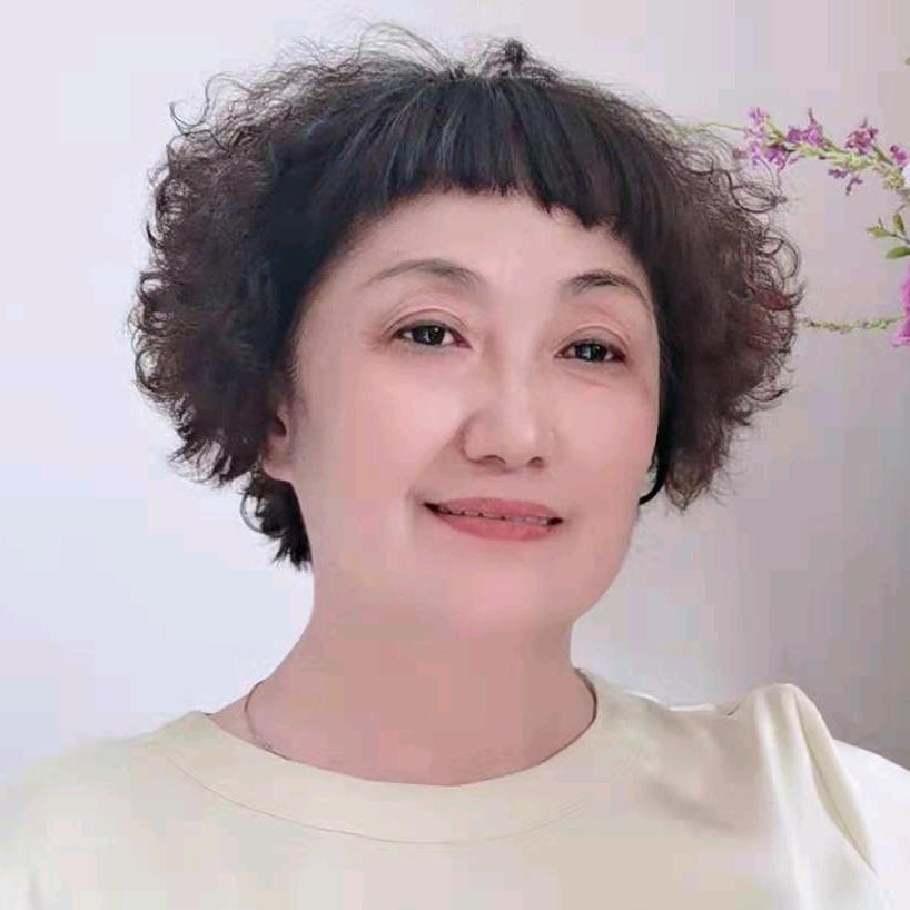 静镜姐（岳小二舅妈）