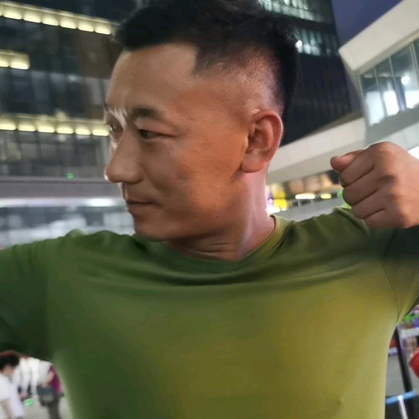 阿龍