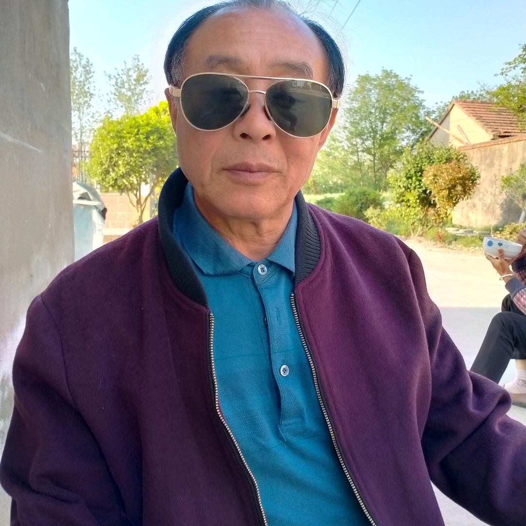 潇洒老陆(新人首播上午9：30)小号