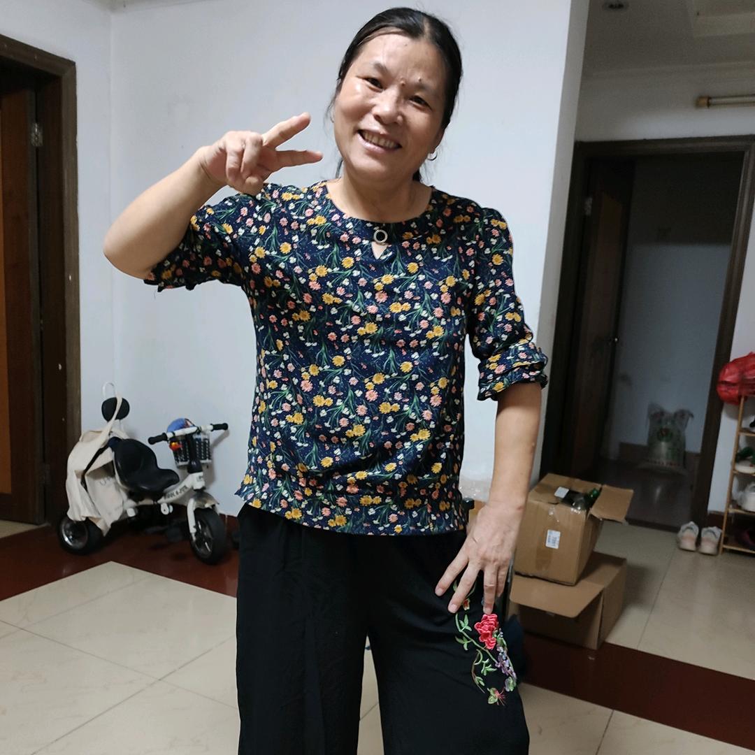 兰姐（晚上八点到十点开直播）