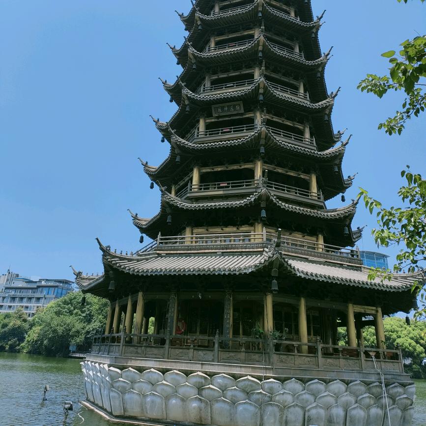 卖电动车的小刘