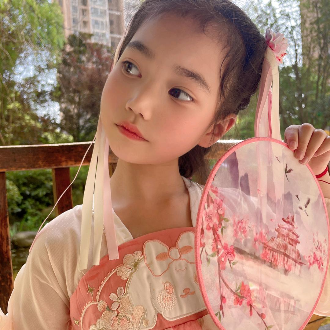 瑶瑶和乐乐喔😊