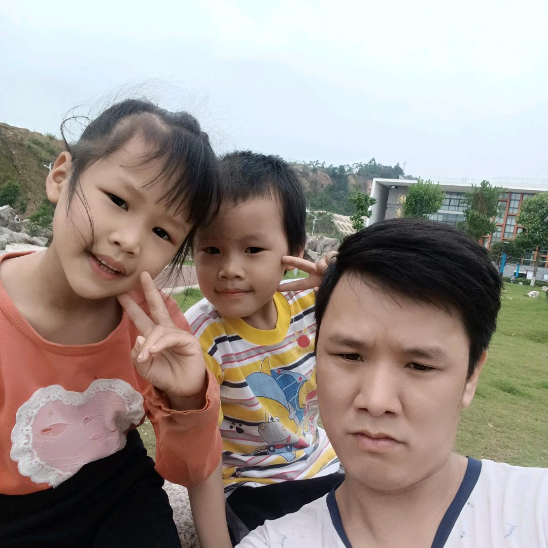 李哥（单亲爸爸）