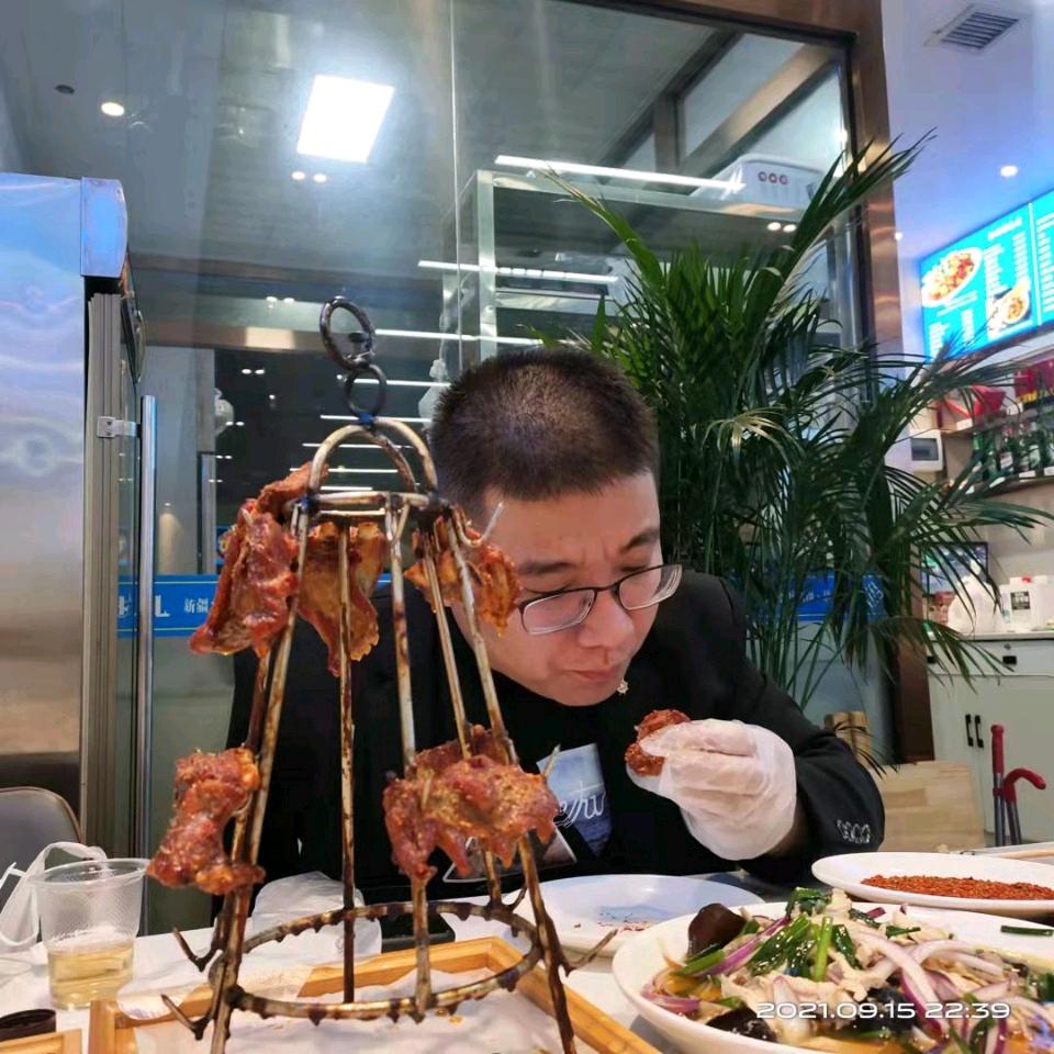 请叫我王先森