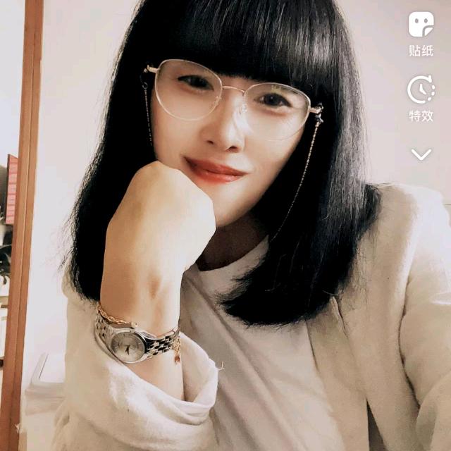 a珊珊🎤（星期一晚上七点开播）