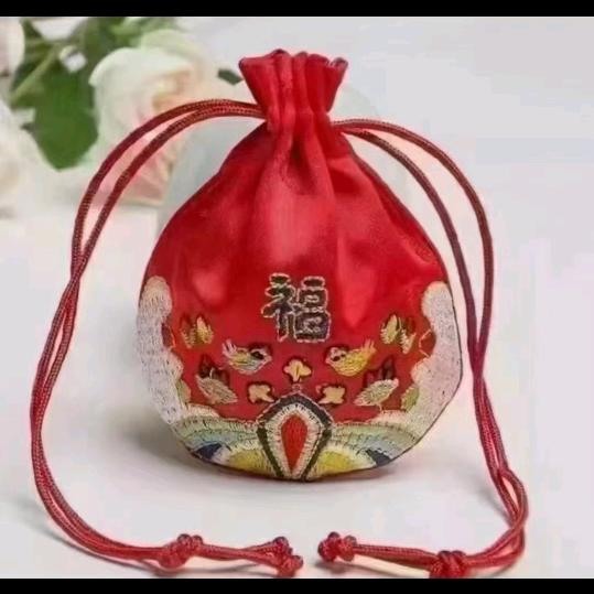 男装儿童部，王新宁